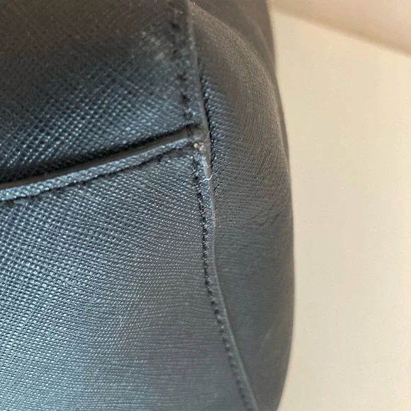 Tory Burch Robinson saffiano tote - Picture 8 of 16